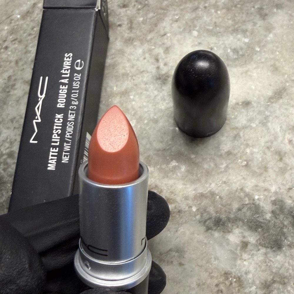 Mac matte lipstick in yash nib - Picture 2 of 2